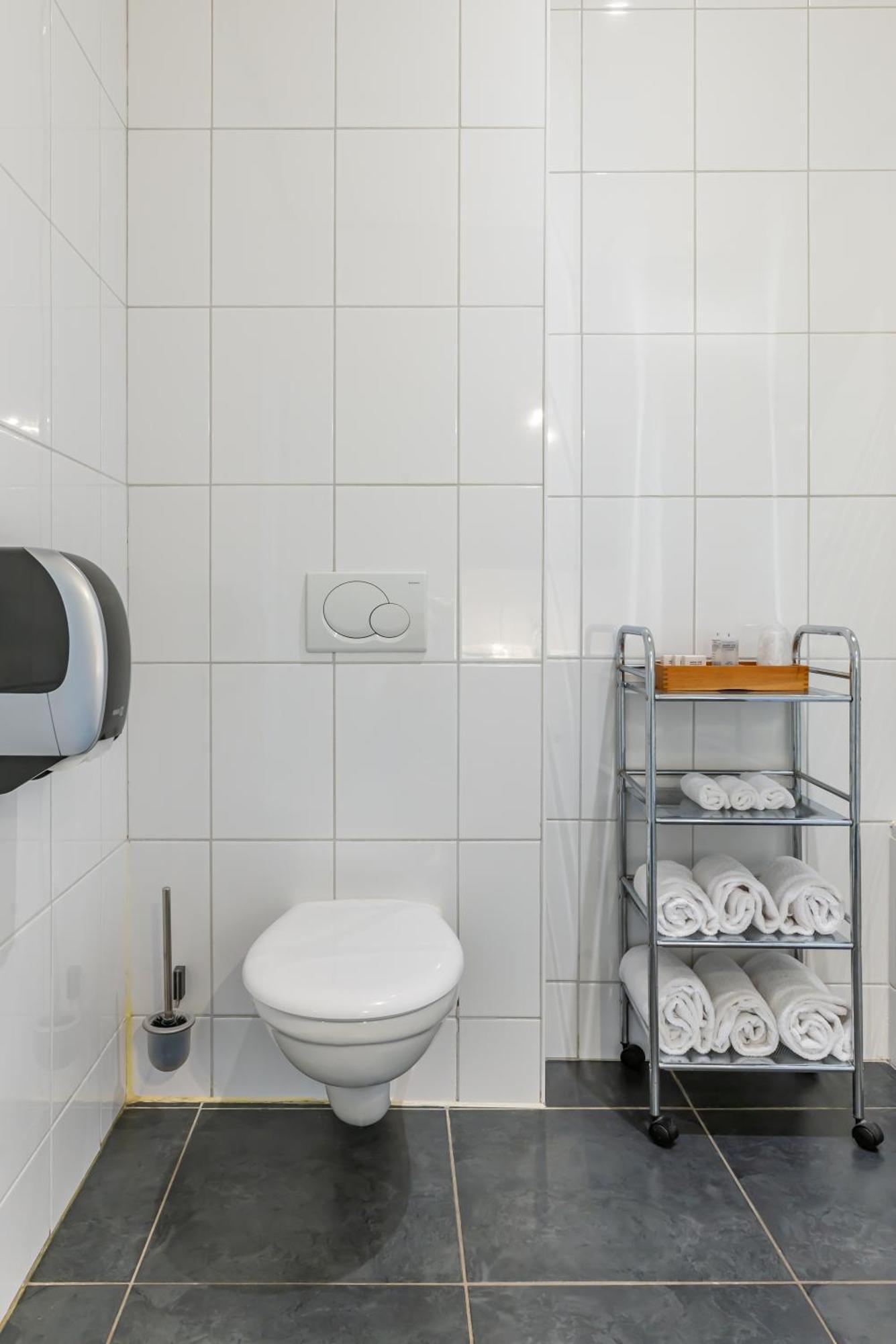 Hotel Ingredi Бри Екстериор снимка