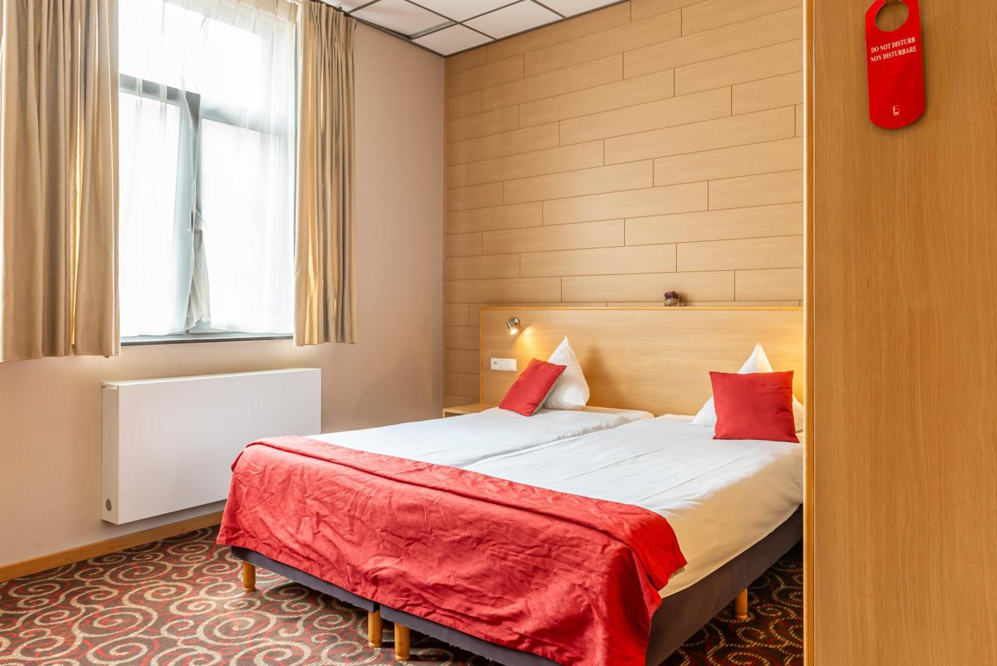 Hotel Ingredi Бри Екстериор снимка