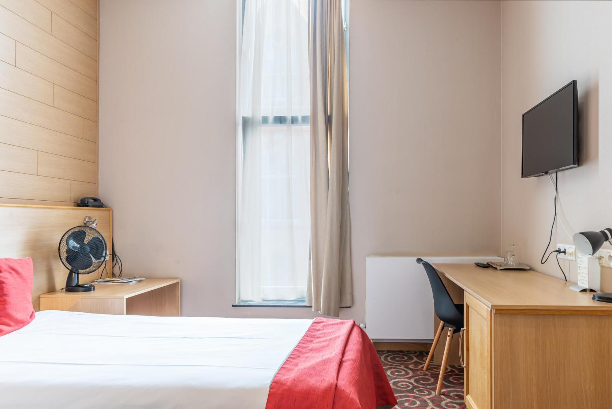 Hotel Ingredi Бри Екстериор снимка